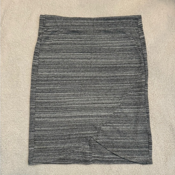 Dresses & Skirts - Joe Fresh heather grey stretch tulip pencil skirt small